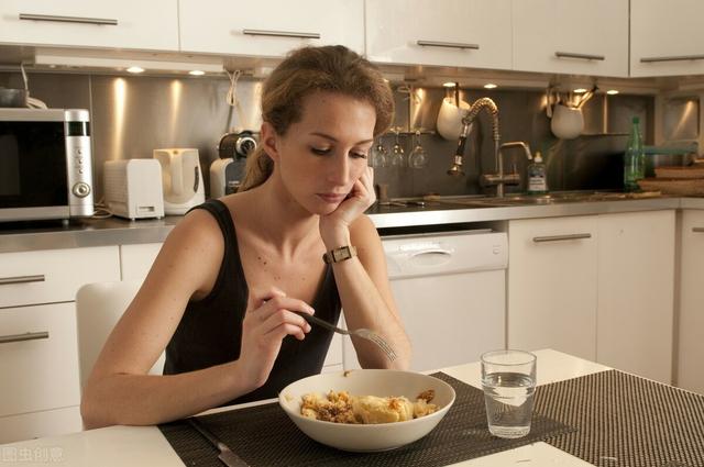 厌食就是得了饮食障碍？拒食、贪吃、猛吃，这些通通都是！要警惕