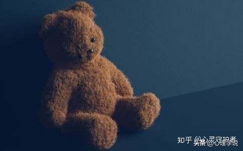 什么是被害妄想症？它的主要症状是什么？患上被害妄想症怎么办？