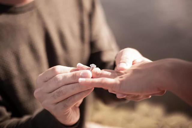 想到结婚就倍感压力？心理师：克服婚前焦虑，先服用这两锭定心丸